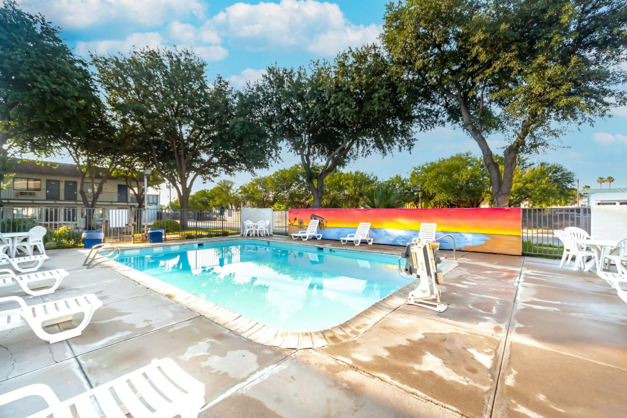 Motel 6-Del Rio, Tx Zewnętrze zdjęcie